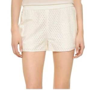 Diane  Von  Furstenberg  size 12 white pull on shorts pockets curve hem